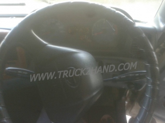 รถบรรทุก 6 ล้อ HINO สมอทอง