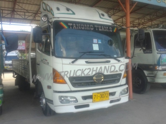 รถบรรทุก 6 ล้อ HINO สมอทอง