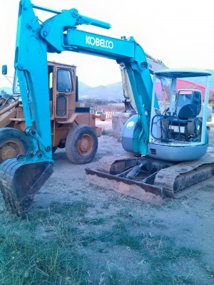 ขายรถขุดKOBELCO SK50UR-2 แทรคเหล็ก พร้อมใช้งาน