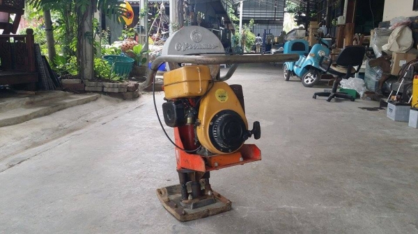 เครื่องตบดิน ROBIN รุ่น EC10  เก่าญี่ปุ่น สภาพดีพร้อมใช้งาน