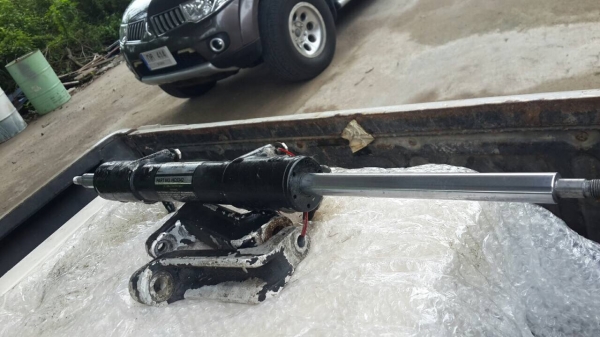 ขายด่วน กระบอกโช๊คบังคับเลี้ยว