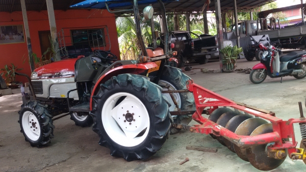 ขายรถไถยันม้า35แรงพร้อมไช้งานรถอยู่ วังบัว คลองขลุง กำแพงเพชร  ราคา168000บาท  มีผาน5อันพร้อมทะเบียน สนใจสอบุถามได้ที่081 3655997 อ๋าพร  พาเจริญ  ราคาต่อรองได้อีกนะครับ