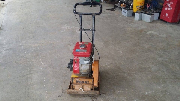 เครื่องตบดิน ROBIN รุ่น EY15  เก่าญี่ปุ่น สภาพดีพร้อมใช้งาน