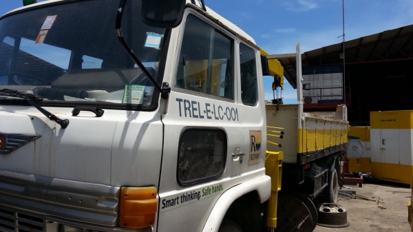 ขายรถบรรทุก6 ล้อติดเครนดั๊มได้ราคา 450,000 บาท ขายรถบรรทุก6 ล้อติดเครนดั๊มได้ราคา 450,000 บาท