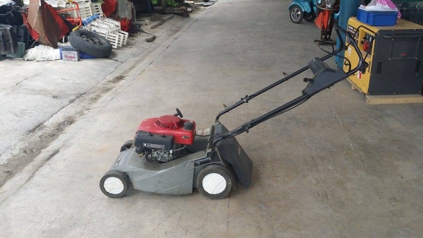 เครื่องตัดหญ้าเก่าญี่ปุ่น  HONDA  รุ่น PEN-EUROPEAN  464 สภาพดีพร้อมใช้งาน
