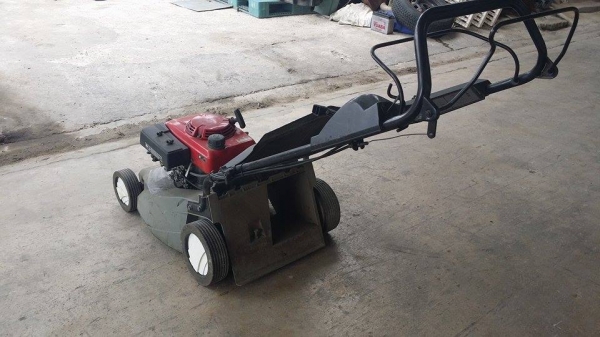 เครื่องตัดหญ้าเก่าญี่ปุ่น  HONDA  รุ่น PEN-EUROPEAN  464 สภาพดีพร้อมใช้งาน