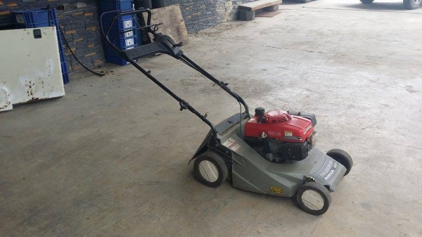 เครื่องตัดหญ้าเก่าญี่ปุ่น  HONDA  รุ่น PEN-EUROPEAN  464 สภาพดีพร้อมใช้งาน
