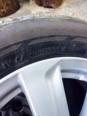 ขายล้อแม๊กเดิม Yaris ปี 2014 ขอบ 15" พร้อมยางสวยๆ ขาย 5,500 บาทด่วน สภาพดีมากเปลี่ยนเป็นล้อแม๊ก ยางสวยๆ 185-60R15 ปี 14 ใช้งานไม่ถึงปี   คุ้ม ดูล้อแถวดอนเมือง ซ.วิภาวดีรังสิต 35