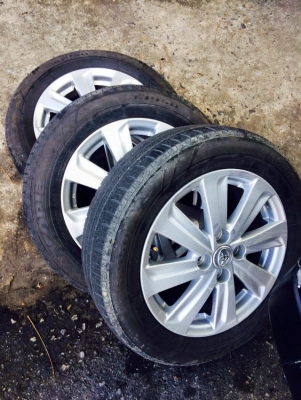 ขายล้อแม๊กเดิม Yaris ปี 2014 ขอบ 15" พร้อมยางสวยๆ ขาย 5,500 บาทด่วน สภาพดีมากเปลี่ยนเป็นล้อแม๊ก ยางสวยๆ 185-60R15 ปี 14 ใช้งานไม่ถึงปี   คุ้ม ดูล้อแถวดอนเมือง ซ.วิภาวดีรังสิต 35