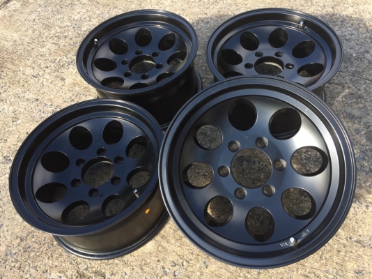 แม็กหยดน้ำลาย Mickey ขอบ 16x8 ET-10 สภาพสวยๆ