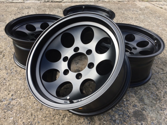 แม็กหยดน้ำลาย Mickey ขอบ 16x8 ET-10 สภาพสวยๆ