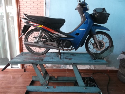 ลิฟยกรถมอเตอร์ไซใช้งานได้ปกติ 9500