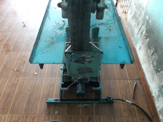 ลิฟยกรถมอเตอร์ไซใช้งานได้ปกติ 9500