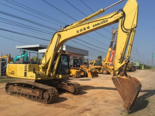 ขายรถแบคโฮ KOMATSU PC220-6 ระบบไฟฟ้าเต็ม สภาพสวยพร้อมใช้ นำเข้าจากญี่ปุ่น มีVDOการทำงานให้ชมครับ