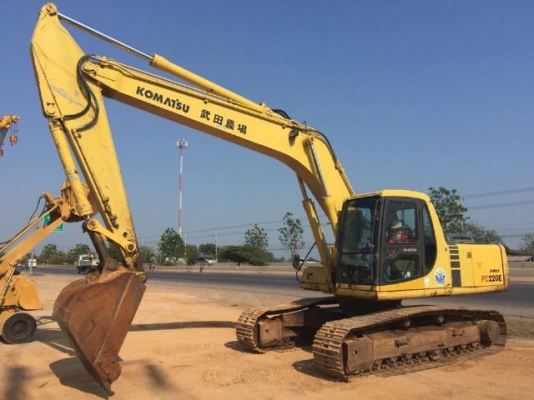 ขายรถแบคโฮ KOMATSU PC220-6 ระบบไฟฟ้าเต็ม สภาพสวยพร้อมใช้ นำเข้าจากญี่ปุ่น มีVDOการทำงานให้ชมครับ