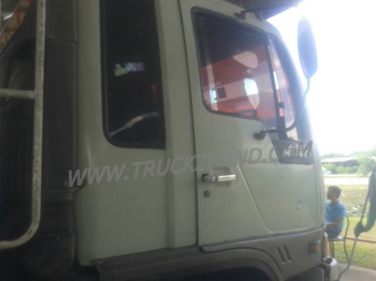 รถบรรทุก 10 ล้อดัมพ์ ยี่ห้อ HINO