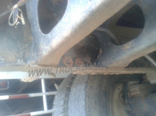 รถบรรทุก 10 ล้อดัมพ์ ยี่ห้อ HINO