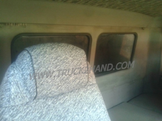 รถบรรทุก 10 ล้อดัมพ์ ยี่ห้อ HINO