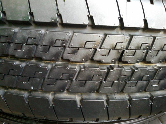 กะทะขอบ 15 พร้อมยางป้ายแดงปี 15 215 70 15 ชุดล่ะ 10,800