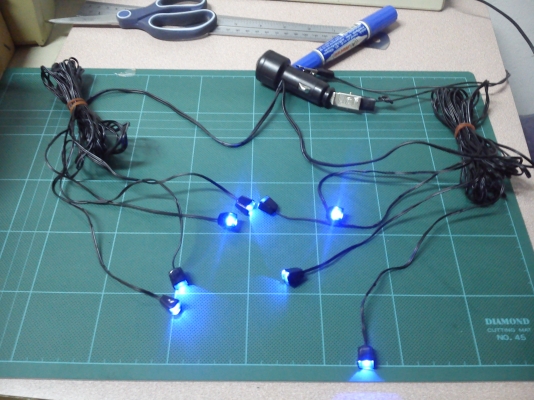 ไฟประดับตกแต่งในรถยนต์แสงสีฟ้า ยี้ห้อ CARMATE ข้างละ 4จุด