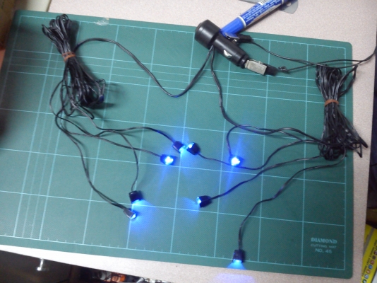 ไฟประดับตกแต่งในรถยนต์แสงสีฟ้า ยี้ห้อ CARMATE ข้างละ 4จุด