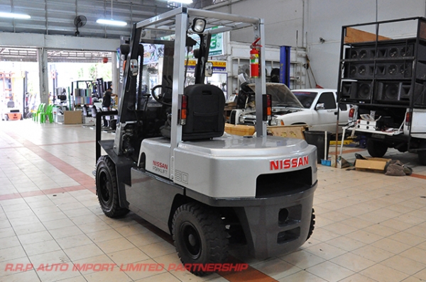 ขายรถโฟล์คลิฟท์มือสอง ดีเซล NISSAN  รุ่น UGJ02 ราคา 345,000 บาท นำเข้าจากประเทศญี่ปุ่น 100\% ไม่เคยใช้งานในไทย