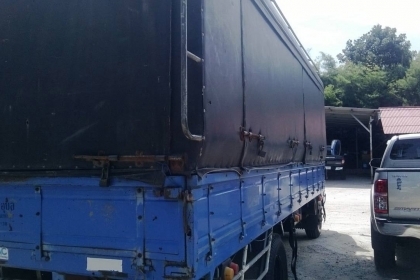 หกล้อ อีซูซุ NQR150 ปี49 ยาว5.50ม สภาพดีบางเดิมทั้งคัน ใช้งานน้อยไม่เคยบรรทุกหนัก  เอกสารทะเบียนพร้อม