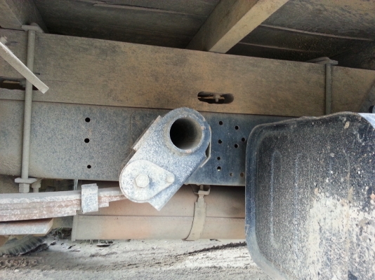 รถสี่ล้อใหญ่ ยี่ห้อโตโยต้า ปี 2543 รถสี่ล้อใหญ่ ยี่ห้อโตโยต้า ปี 2543