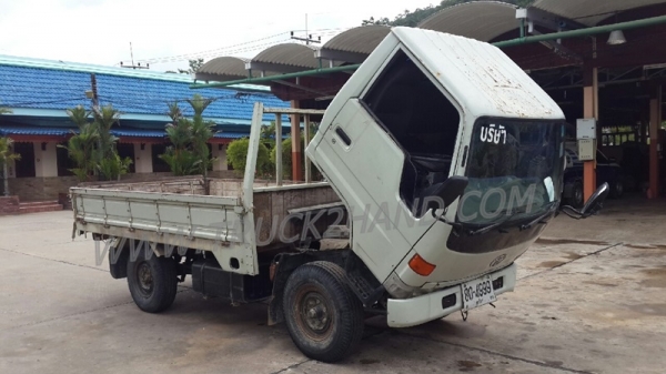 รถสี่ล้อใหญ่ ยี่ห้อโตโยต้า ปี 2543 รถสี่ล้อใหญ่ ยี่ห้อโตโยต้า ปี 2543