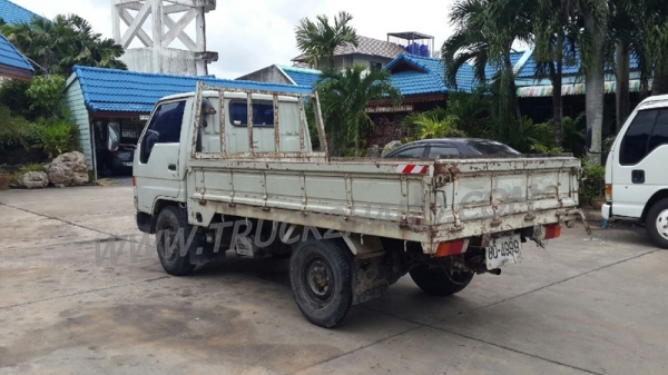 รถสี่ล้อใหญ่ ยี่ห้อโตโยต้า ปี 2543 รถสี่ล้อใหญ่ ยี่ห้อโตโยต้า ปี 2543