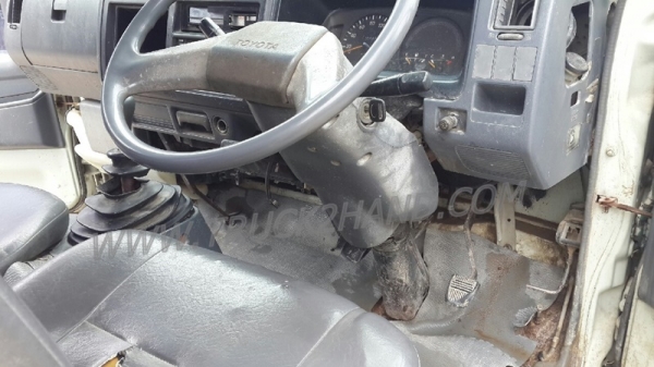 รถสี่ล้อใหญ่ ยี่ห้อโตโยต้า ปี 2543 รถสี่ล้อใหญ่ ยี่ห้อโตโยต้า ปี 2543