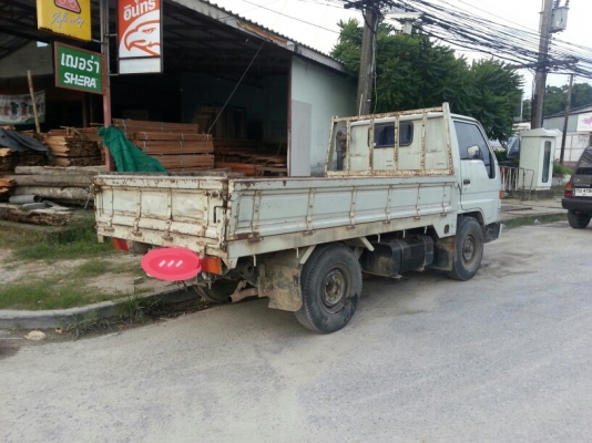 รถสี่ล้อใหญ่ ยี่ห้อโตโยต้า ปี 2543 รถสี่ล้อใหญ่ ยี่ห้อโตโยต้า ปี 2543