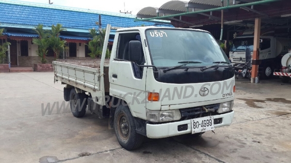 รถสี่ล้อใหญ่ ยี่ห้อโตโยต้า ปี 2543 รถสี่ล้อใหญ่ ยี่ห้อโตโยต้า ปี 2543