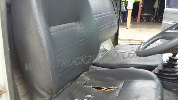 รถสี่ล้อใหญ่ ยี่ห้อโตโยต้า ปี 2543 รถสี่ล้อใหญ่ ยี่ห้อโตโยต้า ปี 2543