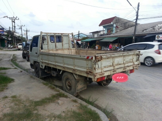 รถสี่ล้อใหญ่ ยี่ห้อโตโยต้า ปี 2543