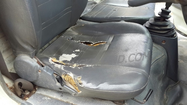 รถสี่ล้อใหญ่ ยี่ห้อโตโยต้า ปี 2543 รถสี่ล้อใหญ่ ยี่ห้อโตโยต้า ปี 2543