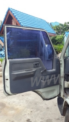 รถสี่ล้อใหญ่ ยี่ห้อโตโยต้า ปี 2543 รถสี่ล้อใหญ่ ยี่ห้อโตโยต้า ปี 2543