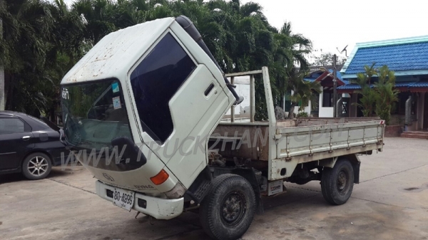 รถสี่ล้อใหญ่ ยี่ห้อโตโยต้า ปี 2543 รถสี่ล้อใหญ่ ยี่ห้อโตโยต้า ปี 2543