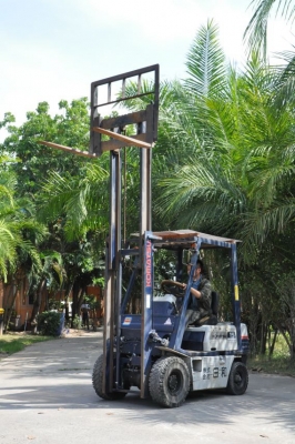 ขายFORKLIFT KOMATSU FD15-15(1.5ตัน)ดีเซล สวยเดิมจากญี่ปุ่น ยังไม่เคยใช้ในไทย 165,000เท่านั้น!!
