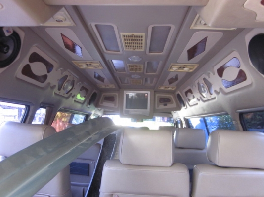 รถตู้หลังคาสูง พร้อมใช้ รถตู้หลังคาสูง พร้อมใช้