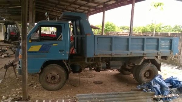 ขาย 6 ล้อดั้ม NPR เครื่อง 4BD1 115 แรงม้า เกียร์ร็อคกี้ คัสซีสวยตลอดเส้น เฟืองท้าย F พวงมาลัยพาวเวอร์ ทะเบียนพร้อมโอน