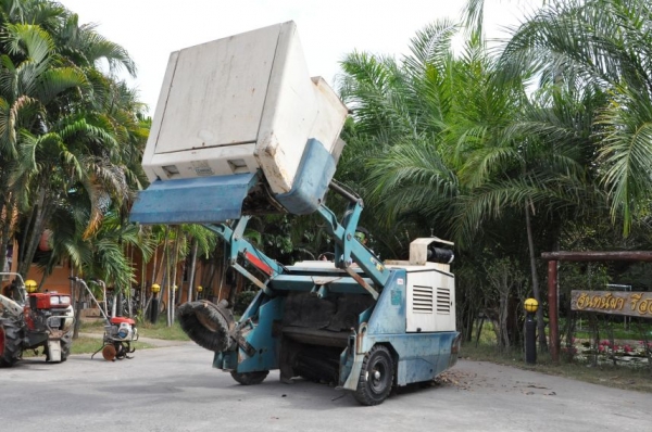 ขายรถ กวาด ขัด ดูดฝุ่นTENNENT สภาพสวยเดิม หาอยู่รับรองไม่ผิดหวัง 145,000เท่านั้น