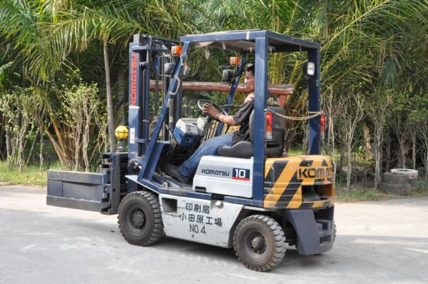 ขายFORKLIFT KOMATSU Fg10-15(1ตัน)งาหนีบ สวยเดิมจากญี่ปุ่น ยังไม่เคยใช้ในไทย 125,000เท่านั้น!!