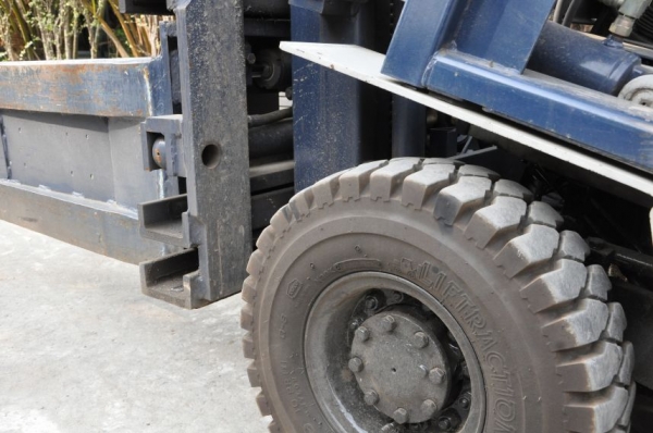 ขายFORKLIFT KOMATSU Fg10-15(1ตัน)งาหนีบ สวยเดิมจากญี่ปุ่น ยังไม่เคยใช้ในไทย 125,000เท่านั้น!!