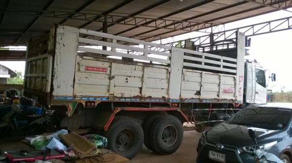 ขาย HINO MEGA 320 ปี 48 มีระบบลากพ่วง เครื่องเดิม เกียร์เดิม คัสซีสวยตลอดเส้น ช่วงล่างแน่น แอร์เย็น ทะเบียนพร้อมโอน