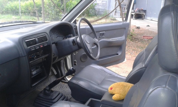 บิกเอม แคป ปี96 รุ่นจอโค้ง สีขาว เบาะหนัง เครื่องดีเซล แอลดี20