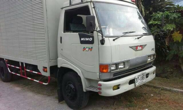 รถตู้บรรทุก fc120ปี38 ติดต่อ080-1405528