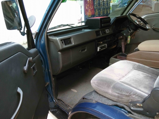 ขายรถตู้ Mitsubishi L300 เครื่อง3S เกียร์ออโต้ ติดแก๊สแล้ว สภาพพร้อมใช้ครับ