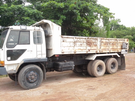 ขายรถ MISUBHISHI 2 เพลา 220 เทอร์โบจัดไฟแนนท์ได้ 500000 บาท  พร้อมใช้งาน ราคา 850000 บาท  โทร 0843376760