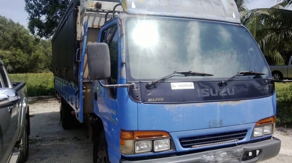 รถอีซูซุ 6 ล้อ NGR  145 แรงม้า. ปี 43   ( รถวิ่ง 2xx,xxx กว่า กม. )       สนใจติดต่อ  081 - 6079515